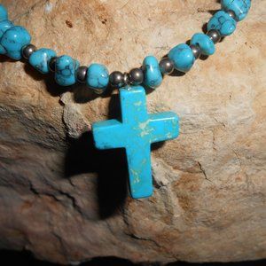 TURQUOISE NECKLACE WITH CROSS